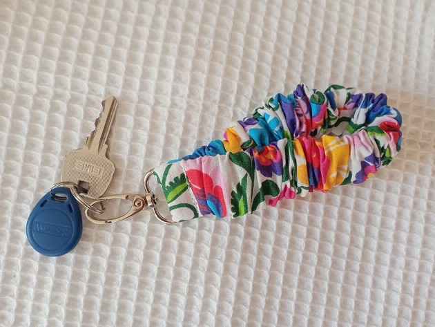 etui na telefon Brelok do kluczy w stylu Scrunchie