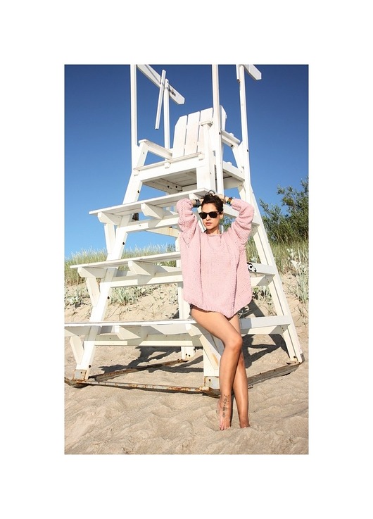 swetry damskie  Sweter handmade oversize  z wełną  pudrowy róż