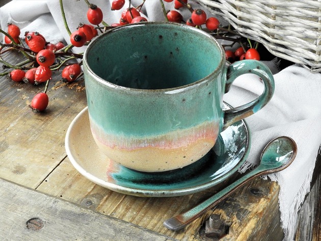 filiżanki Duża filiżanka ceramiczna ze spodkiem i łyżeczką