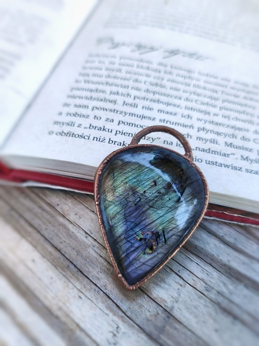 wisiory Wisior z labradorytem Fioletowa Łza miedziany