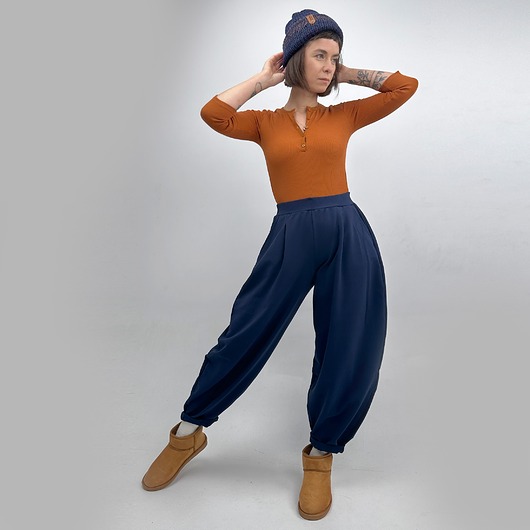 spodnie dresowe damskie Granatowe balonowe spodnie