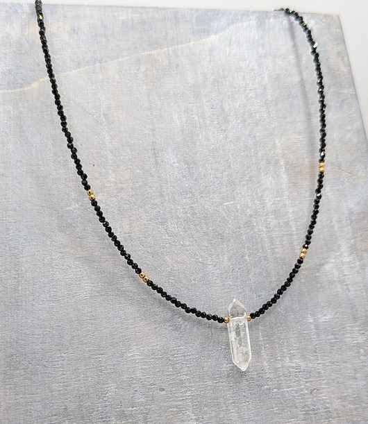 złote naszyjniki Kryształ górski z turmalinami