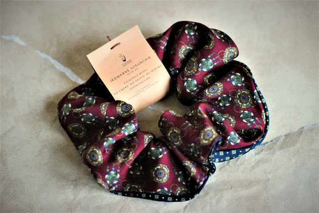 Jedwabne DUŻE dwustronne SCRUNCHIE Upcykling VENUSS concept store