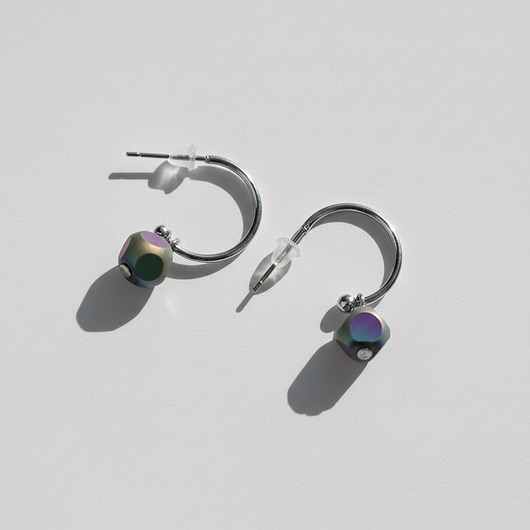 kolczyki srebrne Minimalistyczne kolczyki srebrne z kostką