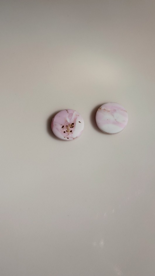 kolczyki z żywicy Kolczyki sztyfty think pink I