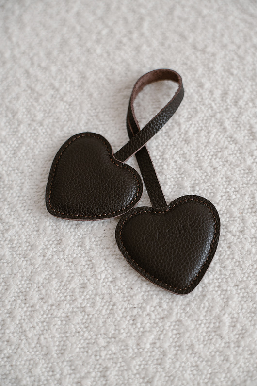 torebki różne Zawieszka sercaa - skórzana zawieszka do torebki - kolory