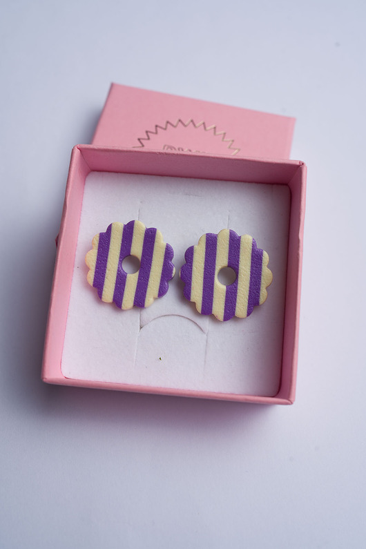 kolczyki z masy plastycznej Oponki mini w scanii stylu