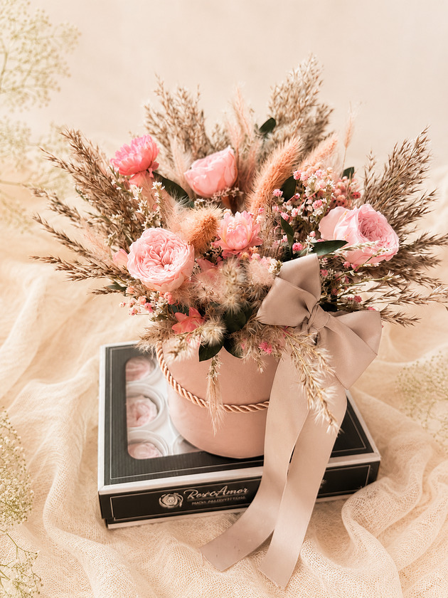kwietniki Flowerbox boho róże i pampasy