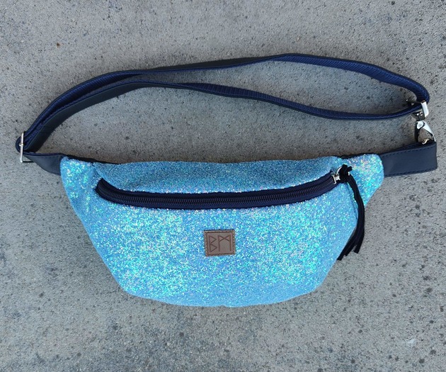 saszetka nerka Blink light blue