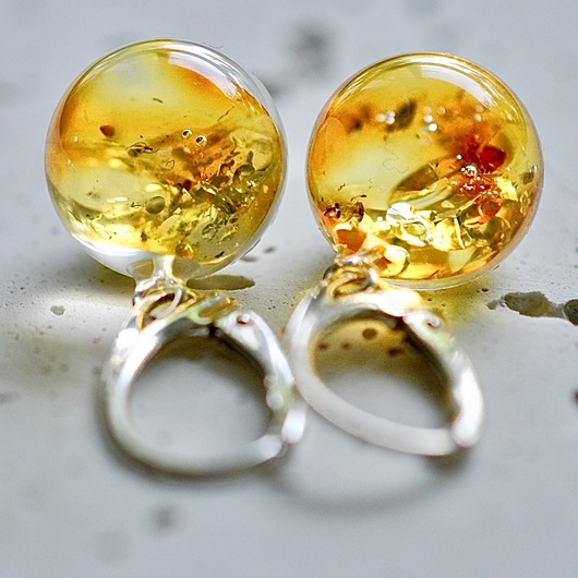 Kolczyki srebrne z mieniącym się bursztynem Grol Jewellery