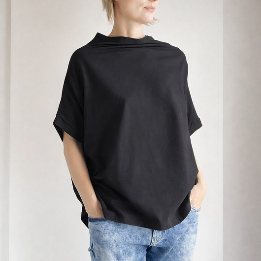 t-shirt damskie Czarna bluzka ze stójką