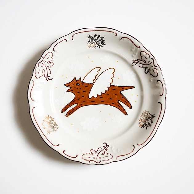 Ozdoby na ścianę Talerz na ścianę - brązowy piesek w niebie