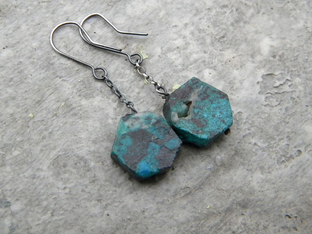 kolczyki wire wrapping chryzokola na łańcuszku - kolczyki