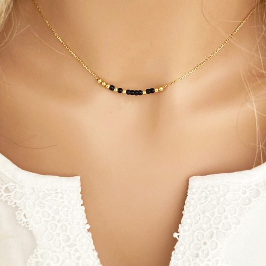 złote naszyjniki Krótki czarny naszyjnik z koralików srebro