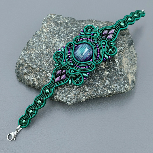bransoletki soutache Bransoletka zielono fioletowa z sutaszu z agatem