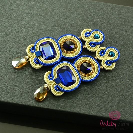 kolczyki soutache Beż, złoto i szafir - kolczyki sutasz