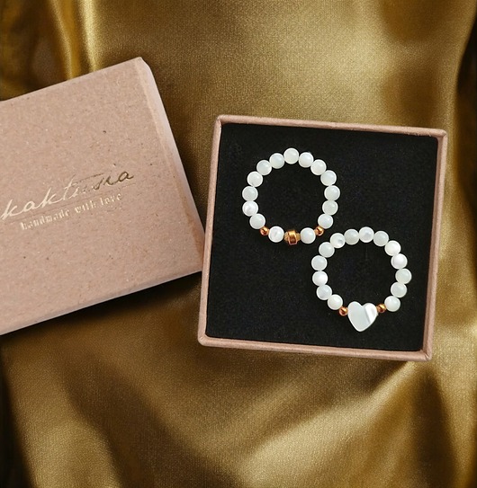 pierścionki elastyczne Zestaw pierścionków : muszla biała z serduszkiem