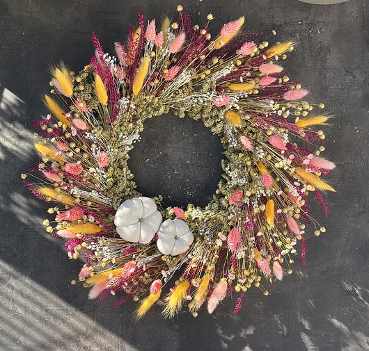 wianki Wianek z suszonych roślin z materiałowymi dyniami, wianek z lnu