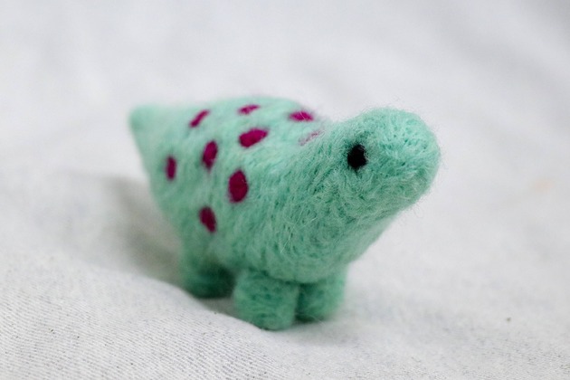 gry edukacyjne dla dzieci Zestaw kreatywny do filcowania: Diplodok. Ufilcuj go sam!