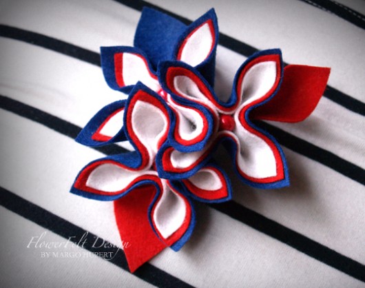 marynistyczna broszka FlowerFelt Design