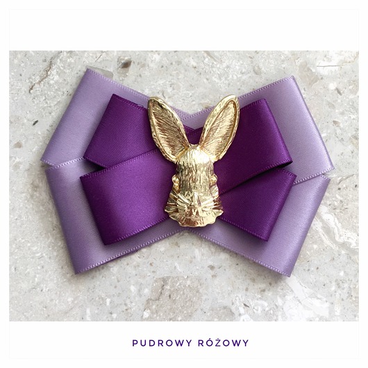 broszki Brosza   z Królikiem z Alicji w krainie czarów NEW