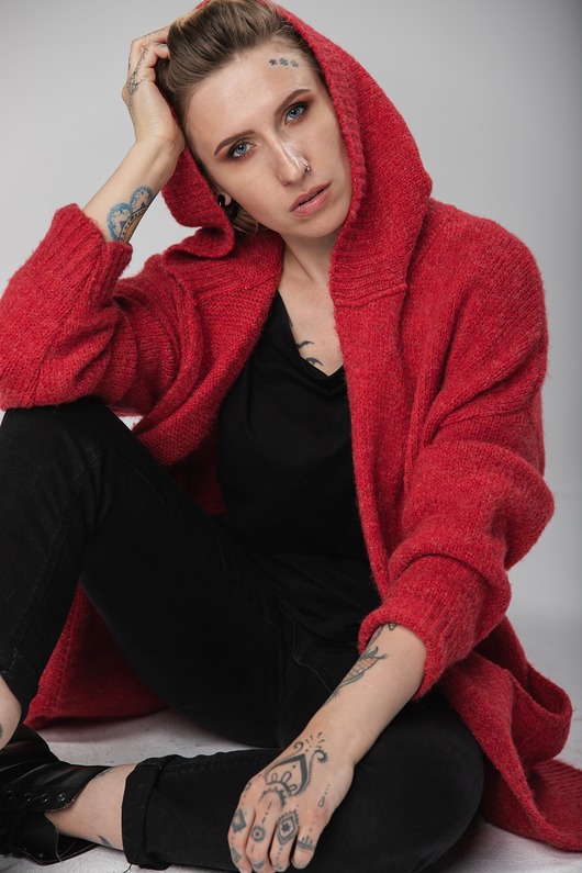 kardigany damskie Sweter długi UNDERWORLD malinowy