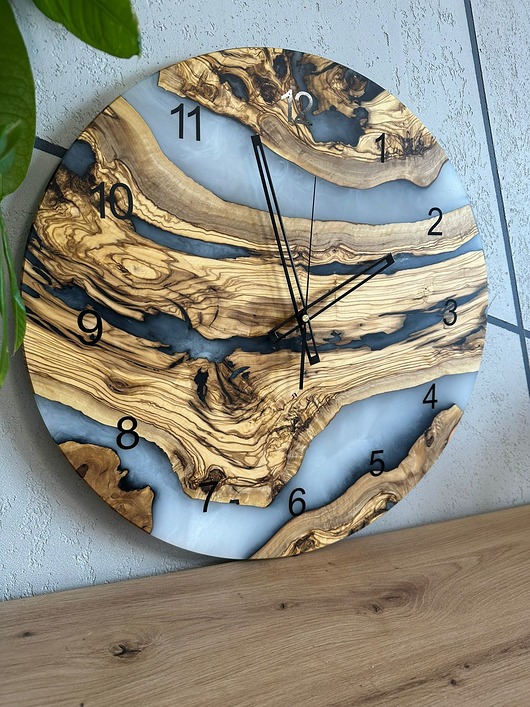 zegary Zegar ścienny z drewna OLIWNEGO i żywicy epoksydowej