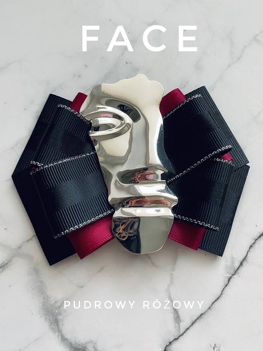 broszki Brosza z Kolekcji FACE ze stylową metalową twarzą New