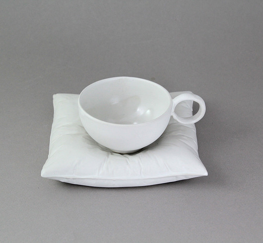 kubki i filiżanki Biała filiżanka na poduszce - S