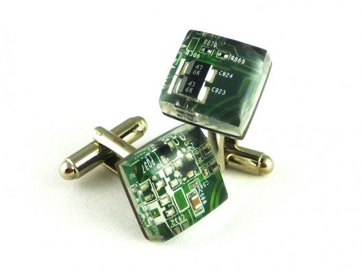Elektroniczne spinki do mankietów Scradeus