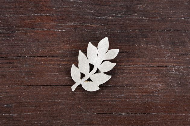 broszki Broszka srebrny liść jesionu (mała)