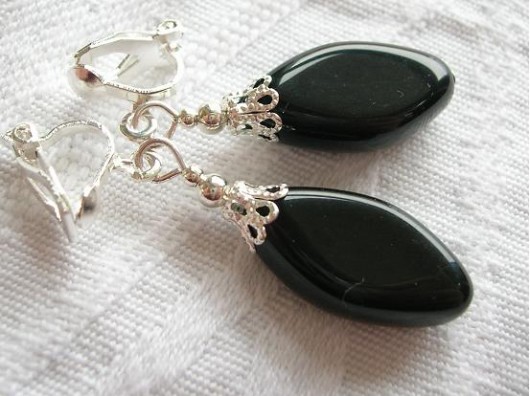 BLACK - Wytworne agis