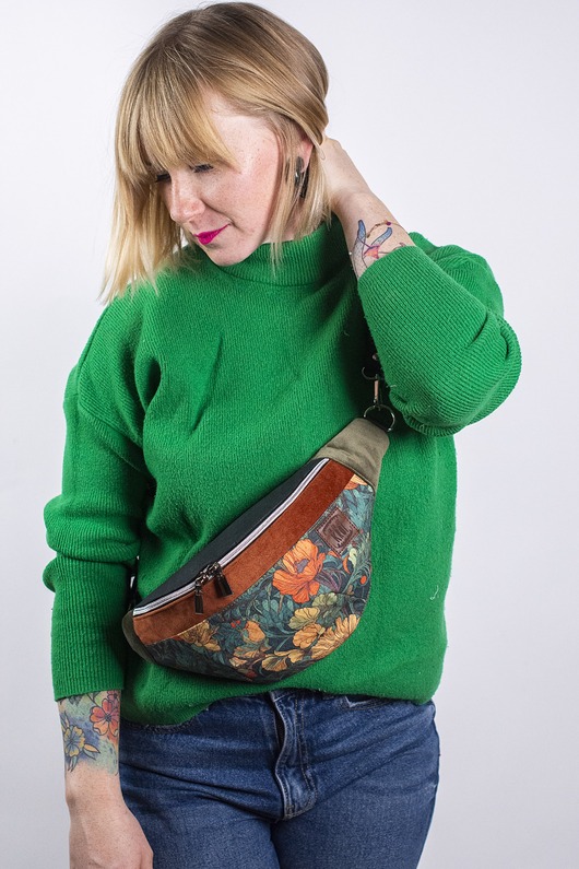 saszetka nerka Brązowa nerka damska handmade w kwiaty KWIATOWA NOSTALGIA