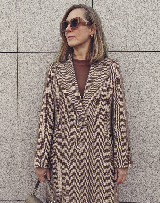 płaszcze damskie Płaszcz wełniany w jodełkę jednorzedowy