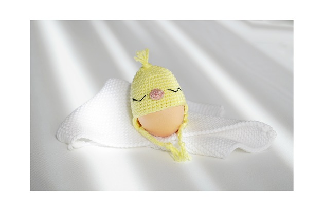 ozdoby wielkanocne Czapeczka wielkanocna na jajka - żółty kurczaczek