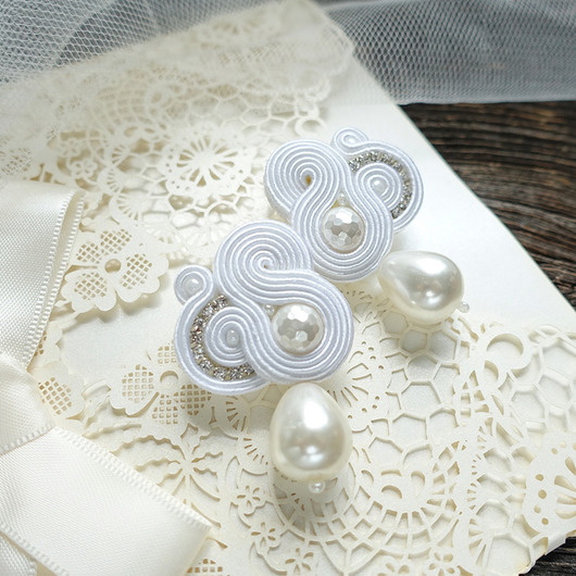 Biżuteria ślubna Ślubne kolczyki sutasz z fasetowanymi perłami