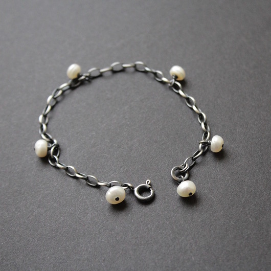 bransoletki z kamieni naturalnych Unikatowa bransoletka - Perły w oksydzie