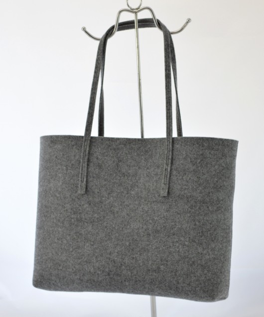Duża Szara Filcowa - Totalnie Minimalistyczna Green Sheep