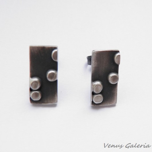 Kolczyki srebrne - Gray dots VENUS GALERIA
