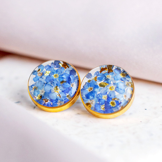 kolczyki z żywicy Kolczyki sztyfty z niezapominajkami