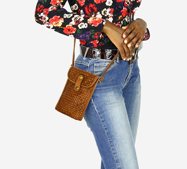 torebki mini Torebka skórzana na telefon etui smartfon - brąz camel