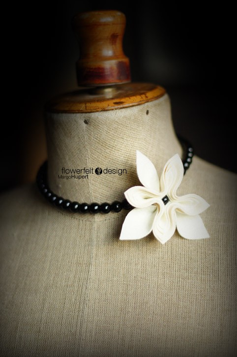 Black with ecru - korale FlowerFelt Design