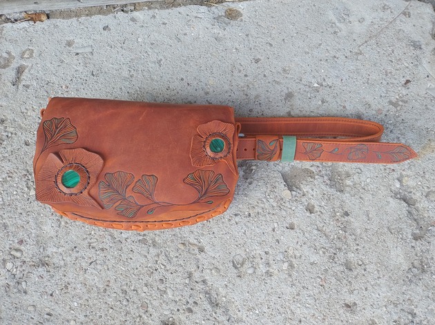 saszetka nerka Saszetka na biodro ,torebka na ramię ,pasek  3 w 1, Ginko.