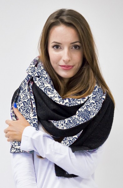 Scarf-hood Szal z kapturem w kwiaty polaquito