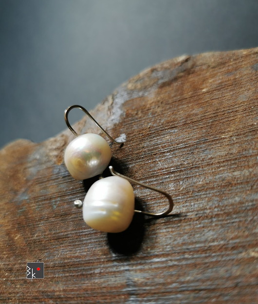 Simple pearls Garfish Art Gallery