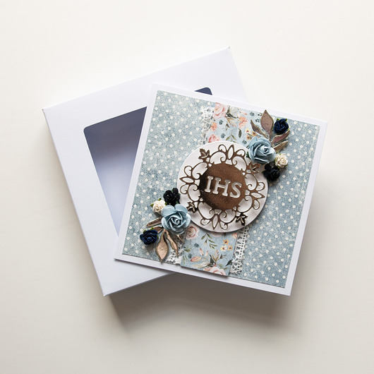 kartki na komunię Pamiątka Pierwszej Komunii kartka i pudełeczko