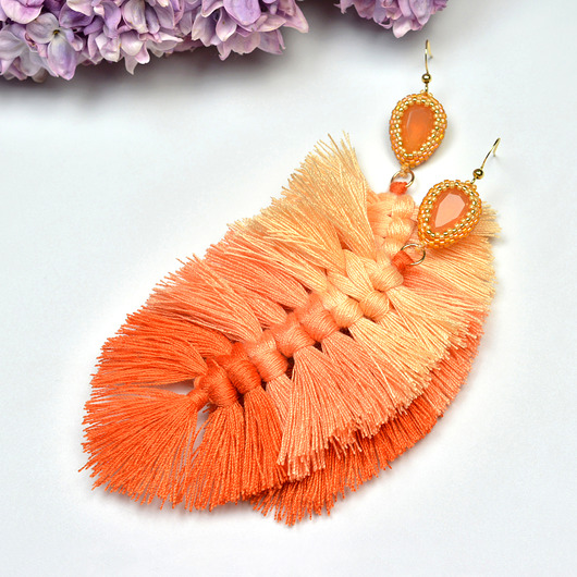 kolczyki chwosty Veran, kolczyki z chwostami i kryształami, beading