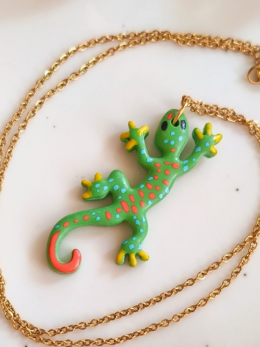wisiory Naszyjnik gekon, felsuma madagaskarska, zielona jaszczurka, gad, boho