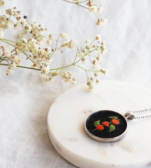 wisiory OUTLET Naszyjnik haftowany MIECHUNKA M