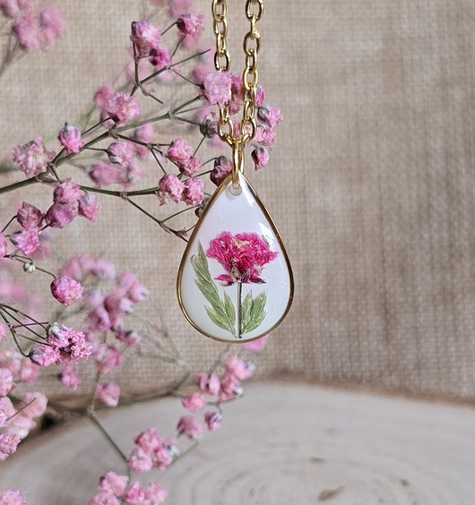 wisiory Wieczny kwiat różowej gipsówki z żywicy wisiorek